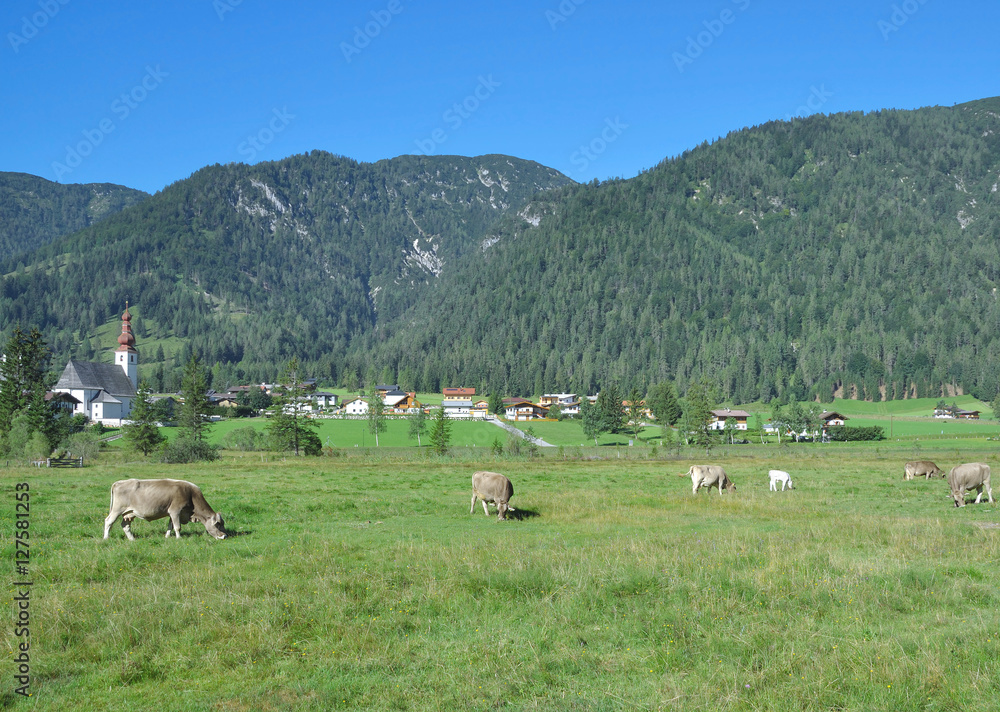 der beliebte Urlaubsort Sankt Ulrich am Pillersee im Pillerseetal,Tirol,Österreich