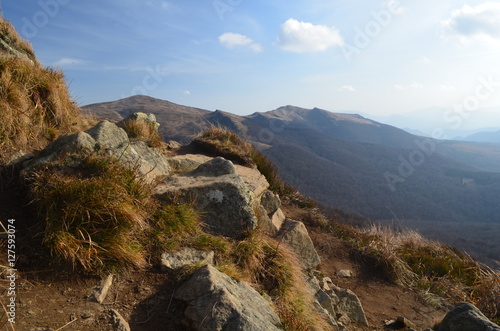 Fototapeta Naklejka Na Ścianę i Meble -  jesień na szlaku