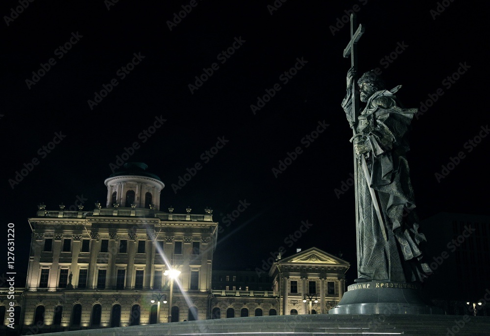 monument of Vladimir at night