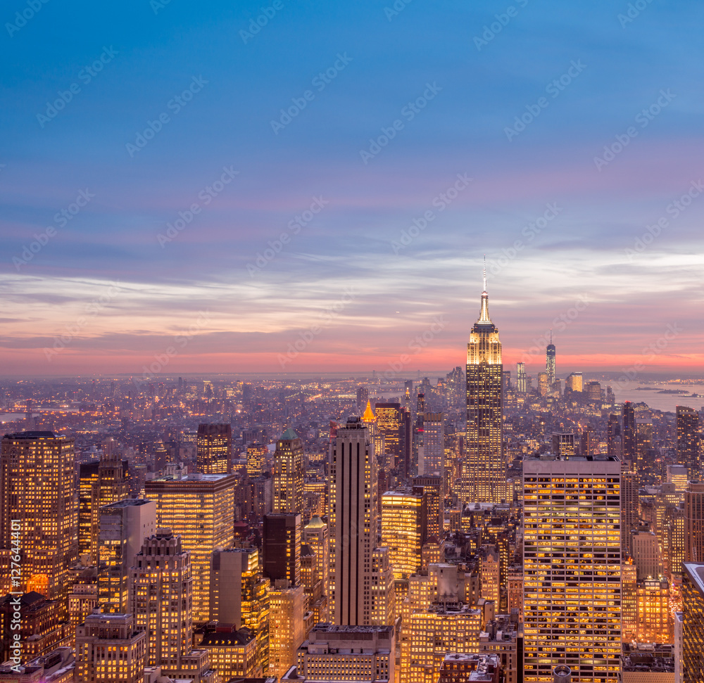 Fototapeta premium View of New York Manhattan during sunset hours