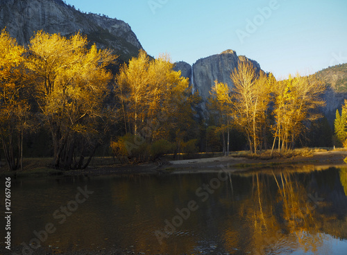 Fototapeta Naklejka Na Ścianę i Meble -  The most favourite fall in Yosemite National park.