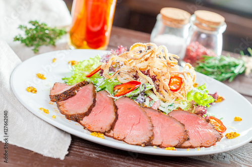 Fillet of beef with salad