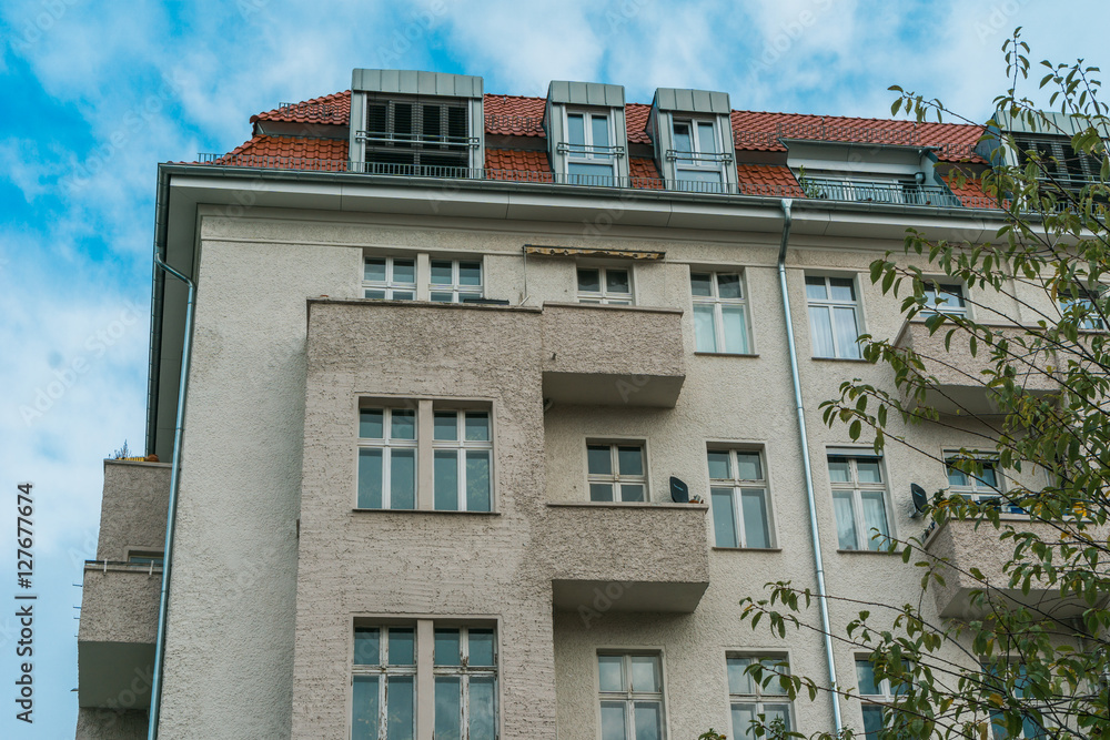 Obraz premium old fashioned building with balcony