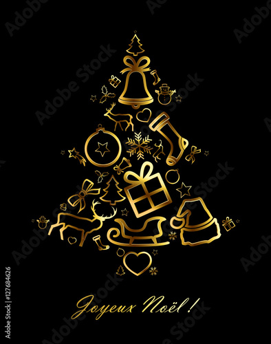 Sapin de Noël avec décorations dorées sur fond noir