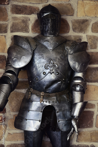 Fotografía ancient medieval armor  iron made