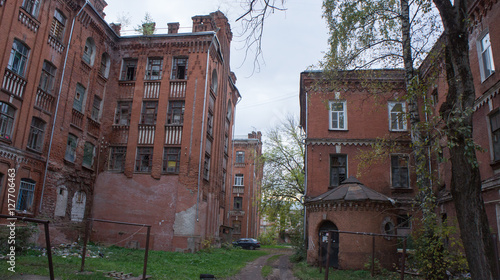 Abandoned and decaying home in Tver (Courtyard Proletarka). Built in 1856 - 1913 years.