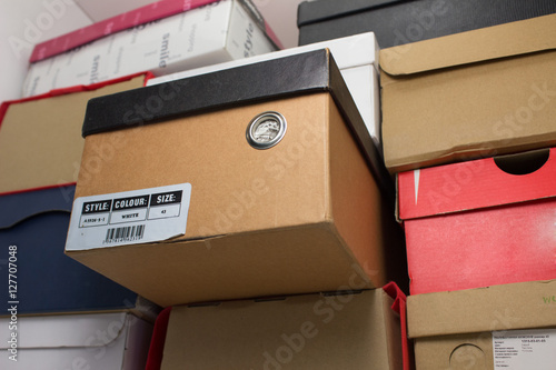 Quadro su tela Shoe box