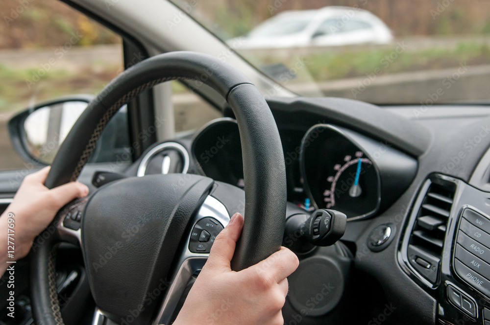 Autofahren auf der Autobahn Autofahren auf der Autobahn