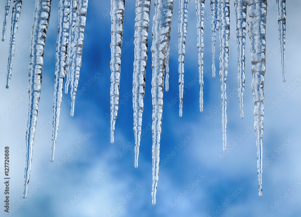 Eiszapfen vor blauem Himmel Eiszapfen vor blauem Himmel