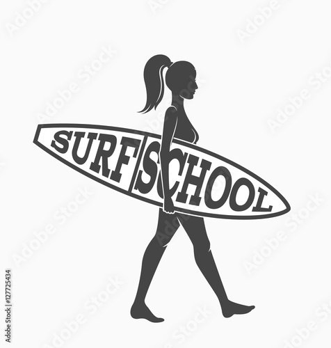 Canvas Print Woman goes surfing with surfboard