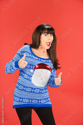 фотографія Happy woman with thumbs up