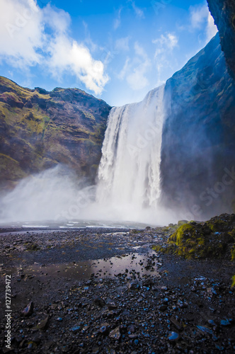 Fotografija Great waterfall Skogafoss in south of Iceland near the town of Skogar