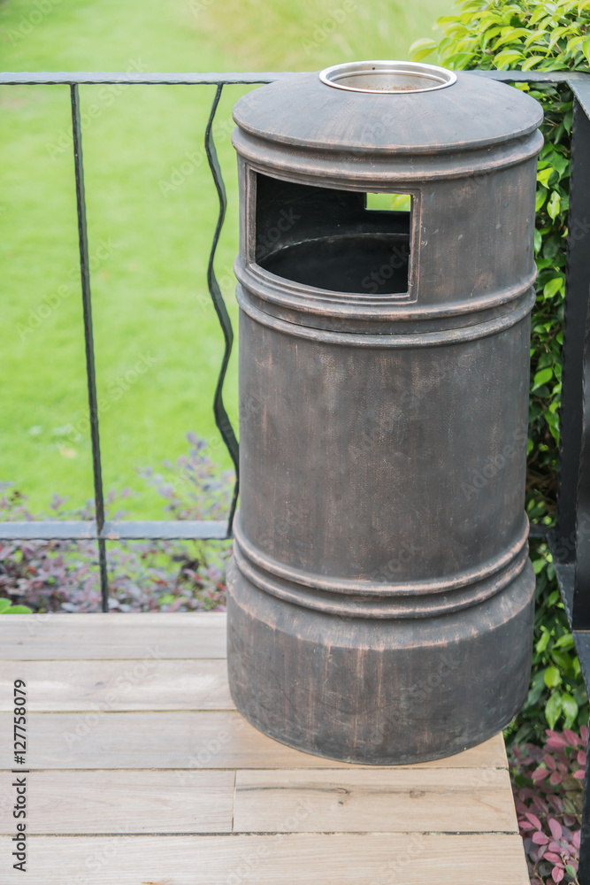 Garbage bin of steel stainless Garbage bin of steel stainless