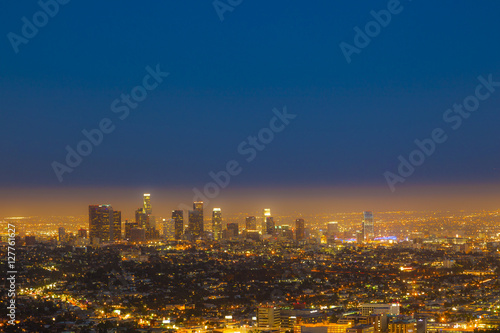 skyline of Los Angeles by night © travelview