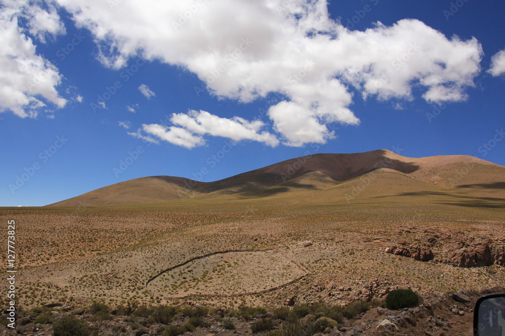 Fototapeta premium Volcano in the Atacama plateau, SW Bolivia