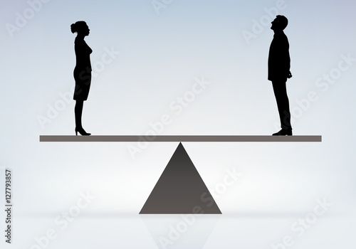 Concept d'un homme et d'une femme en équilibre sur une balance pour revendiquer l’égalité des sexes