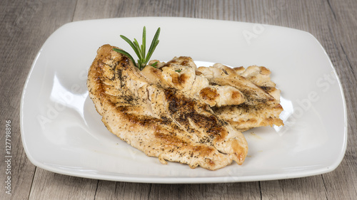 Фотография escalopes de dindes grillées