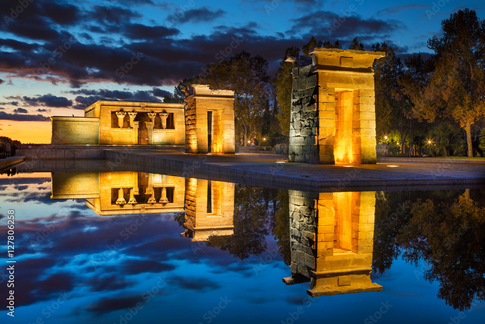 Obraz premium Madrid. Image of Temple of Debod in Madrid , Spain during sunset.