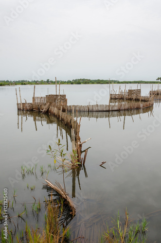 Foto Traditional reed fishing traps used in wetlands near the coast in Benin