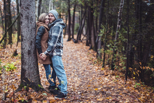 Couple in the autumn park © Louis-Photo