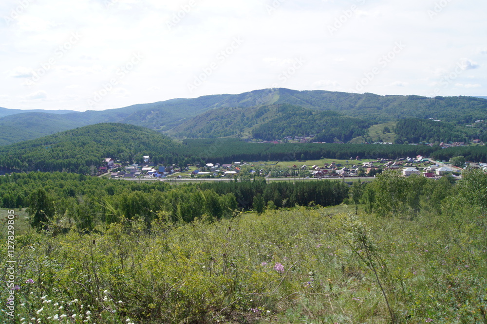 Naklejka premium Mountain city