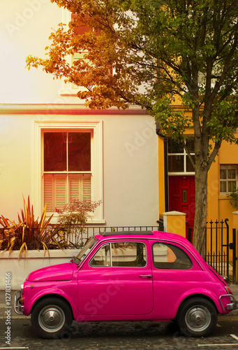 Fotografie Pink vintage car