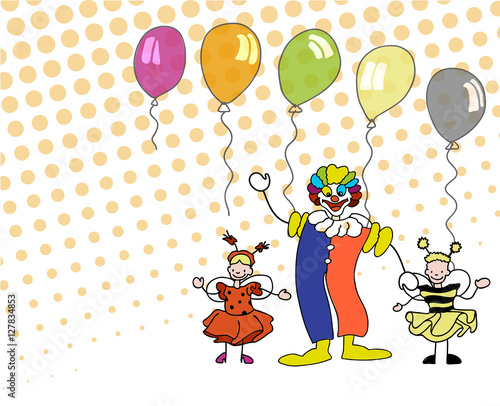 Faschingsclown und verkleidete Kinder mit Luftballons
