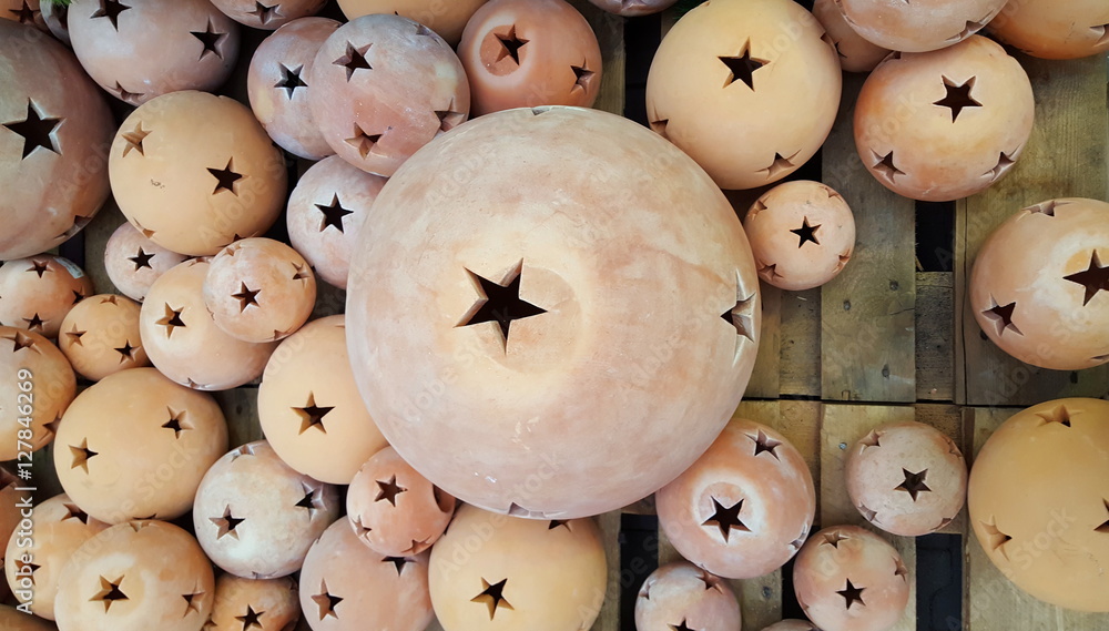 Obraz premium Dekokugeln mit Sternen