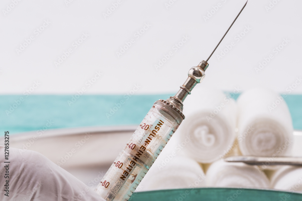 old rusty syringe StockFoto Adobe Stock