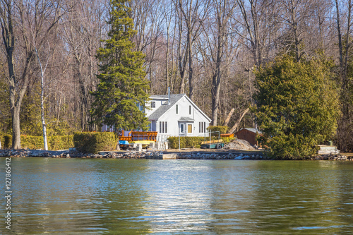 Cottage near lakeside © satheesan