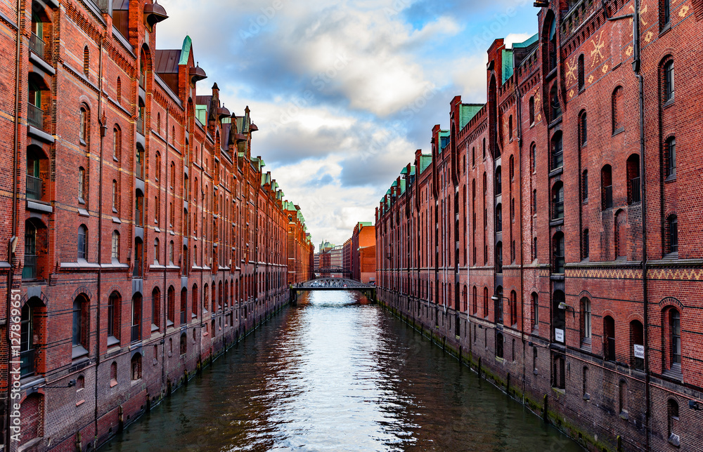 Naklejka premium Speicherstadt in Hamburg - Unesco