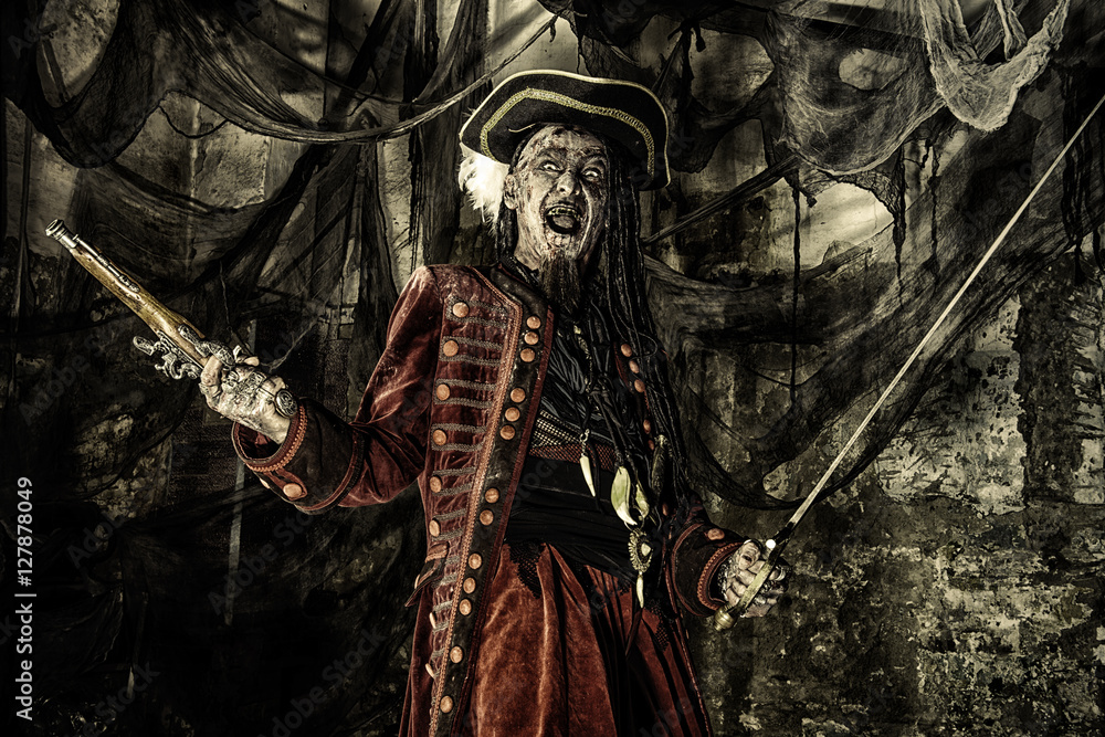 Fototapeta premium cruel pirate man