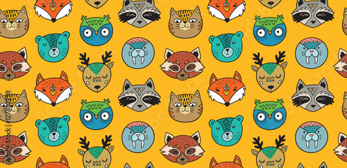 Seamless pattern with animals portrait