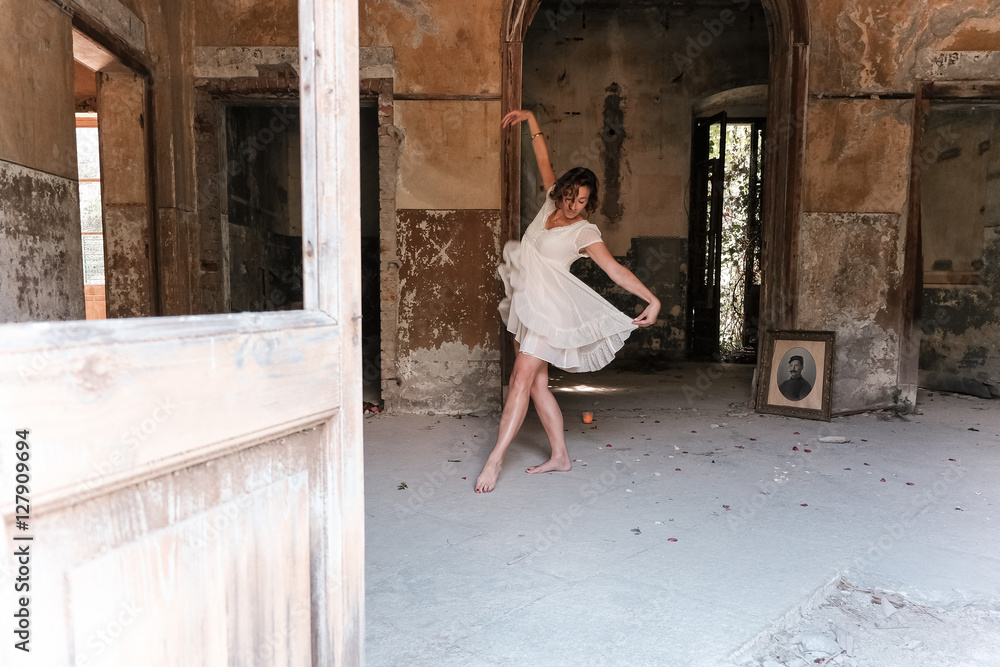 Danseuse de la gare Danseuse de la gare