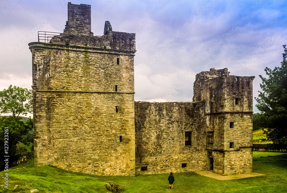 ruined castle scotland uk