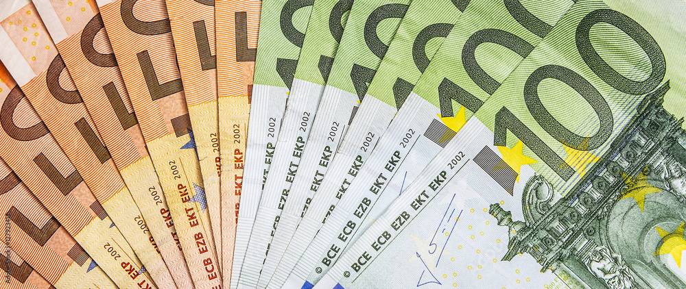 Naklejka premium Different euro banknotes.