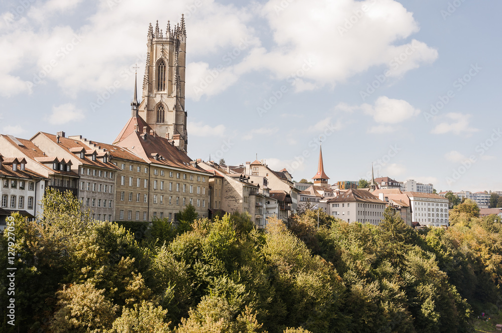 Fribourg, Stadt, Altstadt, Freiburg, Kathedrale, St. Niklaus, Altstadthäuser, historische Häuser, Herbst, Stadtführung, Schweiz