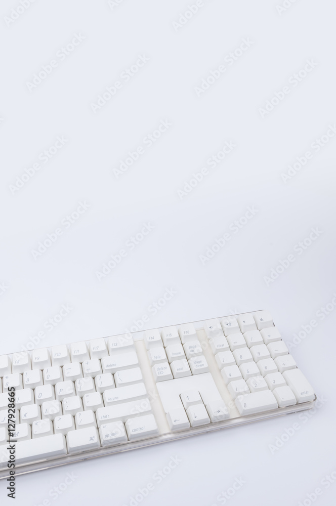 白いキーボード