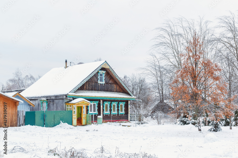 Дом с деревянной резьбой Дом с деревянной резьбой