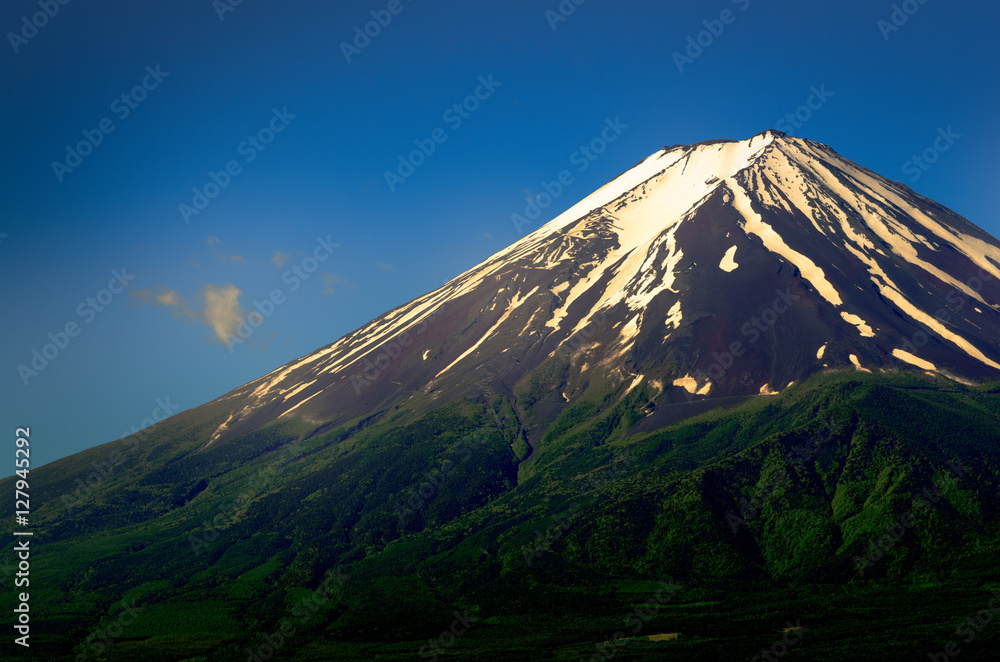 Naklejka premium Closeup of Mount Fuji