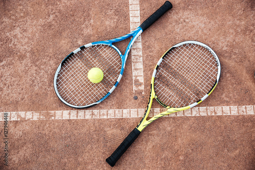 Tennis racquet © Drobot Dean