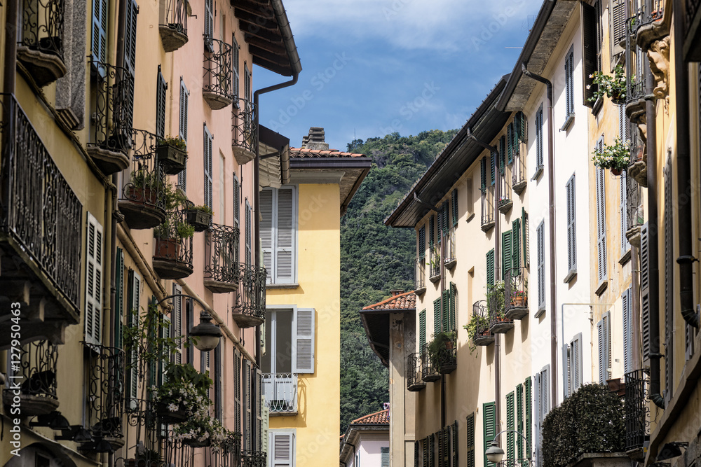 Como (Lombardy, Italy): old buildings