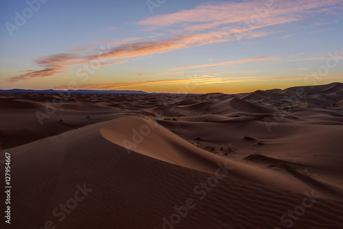Fototapeta Naklejka Na Ścianę i Meble -  Sahara Sunset