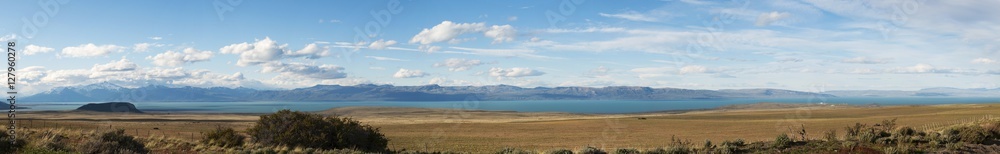Argentina, 21/11/2010: il paesaggio mozzafiato della Patagonia nella campagna di El Calafate, la città sul confine meridionale del lago Argentino