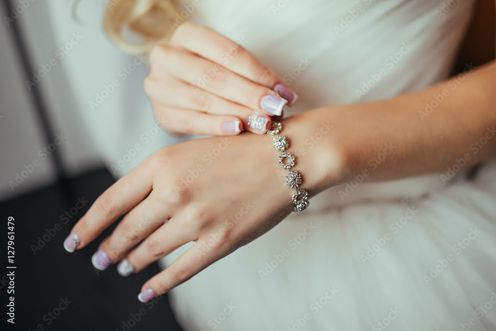 Incorporating Bracelets Into Your Wedding Day Attire