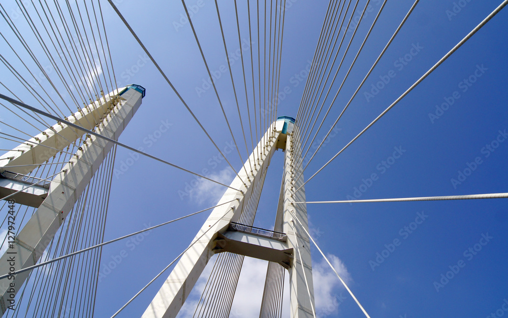 Fototapeta premium fragment arch suspension bridge