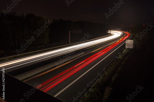 Lichtstreifen auf der Autobahn