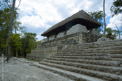  Yaxha, Mayan pyramid complex in Guatemala © Byron Ortiz