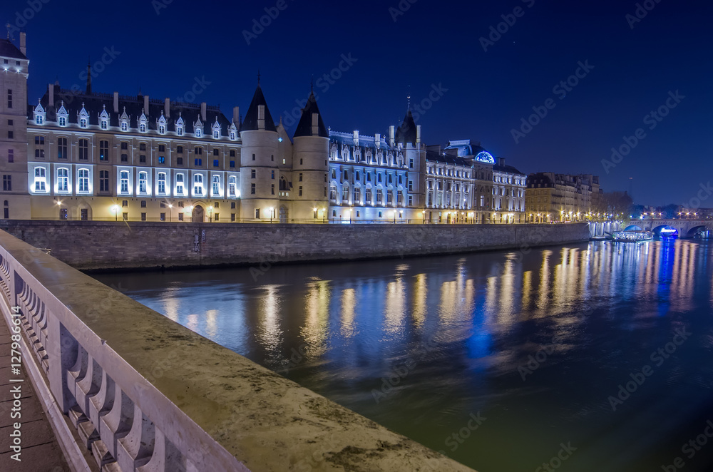 Paris, France: the old town at night
