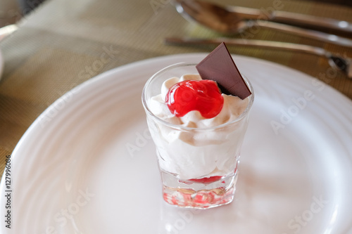 Red cherry rum cream